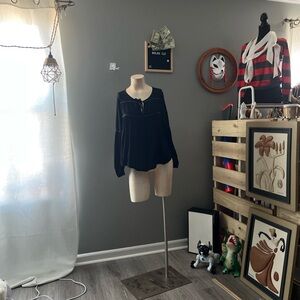 Forever 21 Elegant Black blues top